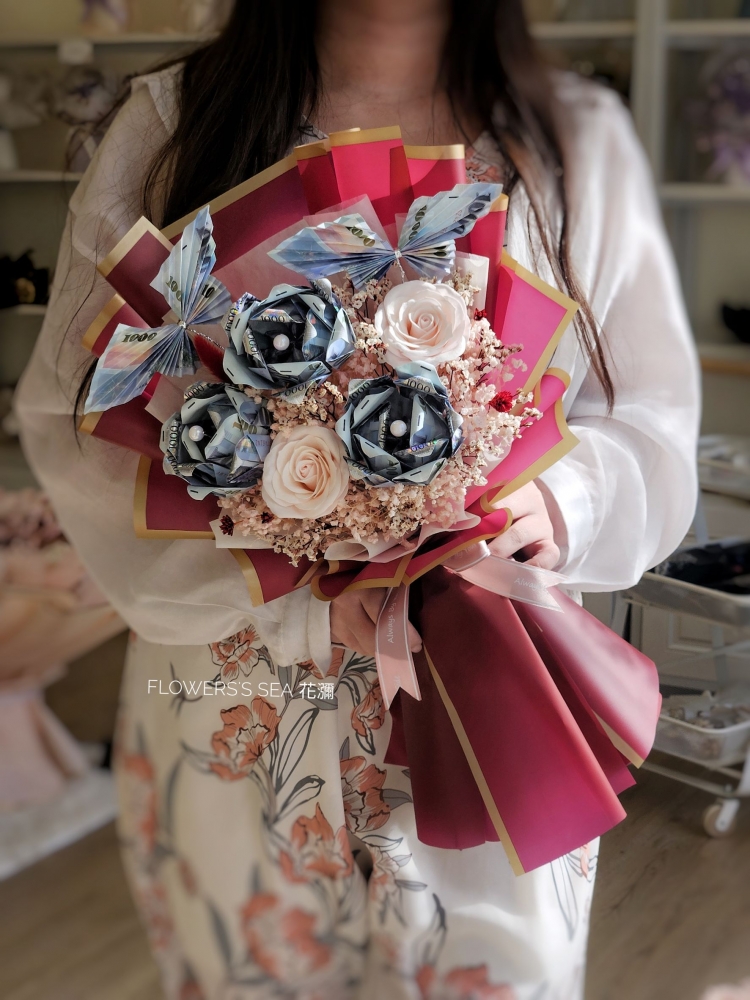 【 22千鈔 】蝴蝶玫瑰花束