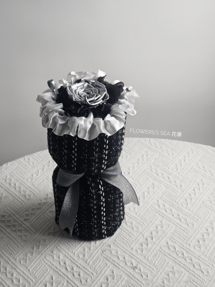 【 黑銀小香 】厄瓜多玫瑰