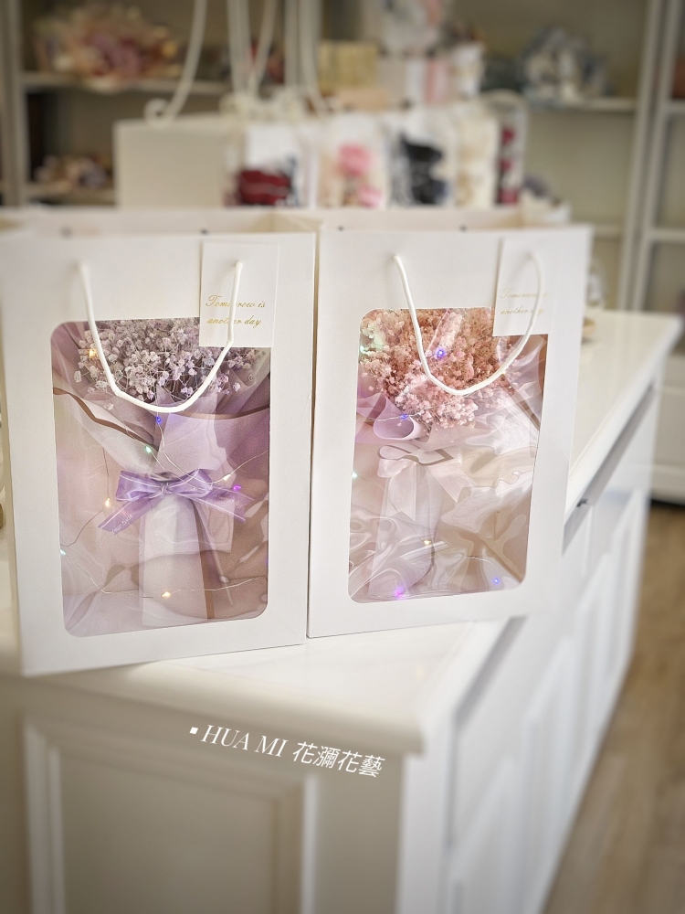 多色 - “純”永生滿天星花束