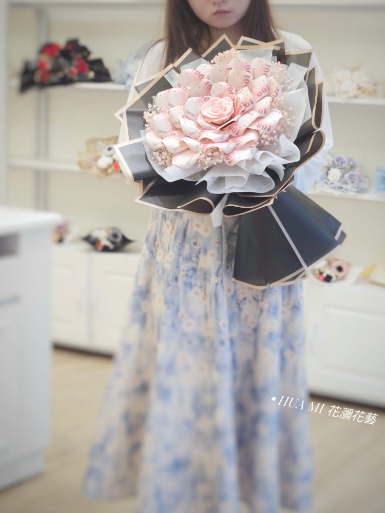 【 30 】鈔票山茶花
